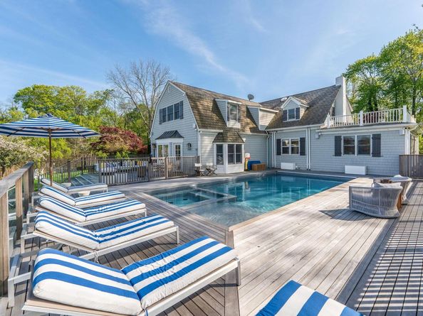 2455 New Suffolk Avenue, Mattituck NY 11952