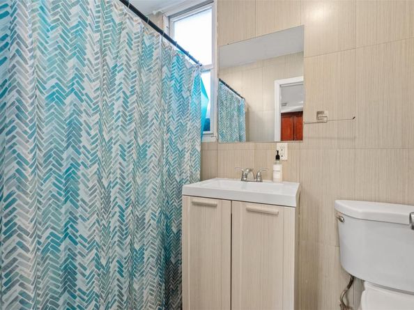 4392 Park Avenue, Bronx NY 10457