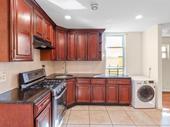 4392 Park Avenue, Bronx NY 10457