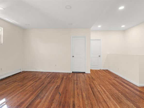 4392 Park Avenue, Bronx NY 10457