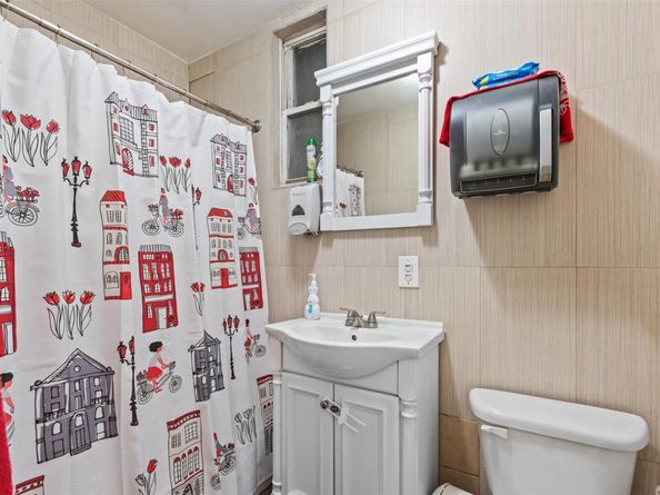 4392 Park Avenue, Bronx NY 10457