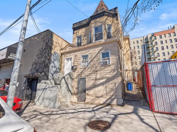 4392 Park Avenue, Bronx NY 10457