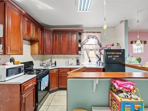 4392 Park Avenue, Bronx NY 10457