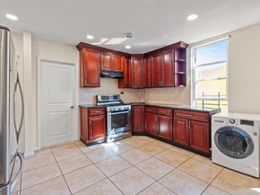 4392 Park Avenue, Bronx NY 10457