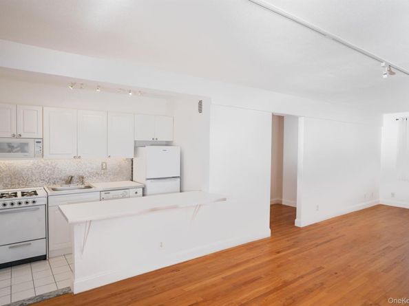 279 N Broadway 8N, Yonkers NY 10701