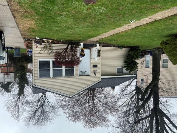 457 N Monroe Avenue, Lindenhurst NY 11757