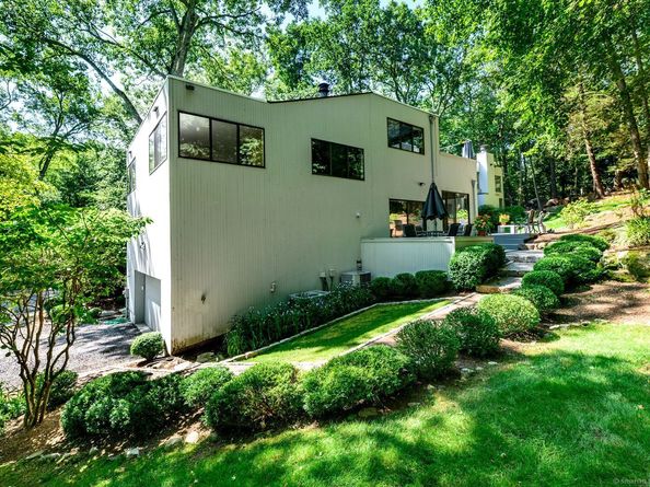 33 Mill Brook Road W, Stamford CT 06902