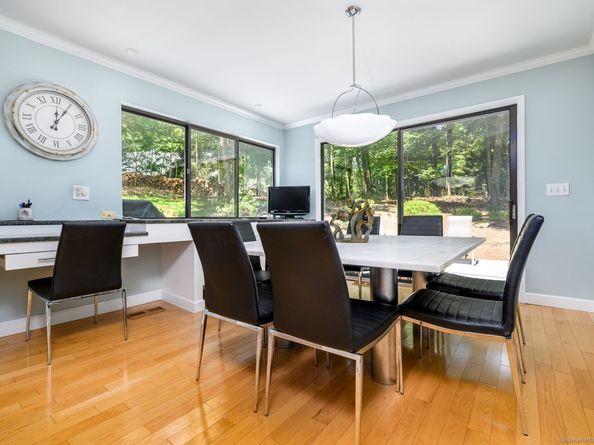33 Mill Brook Road W, Stamford CT 06902