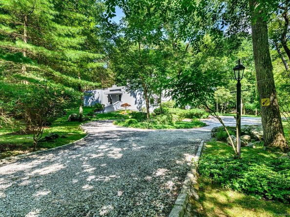 33 Mill Brook Road W, Stamford CT 06902