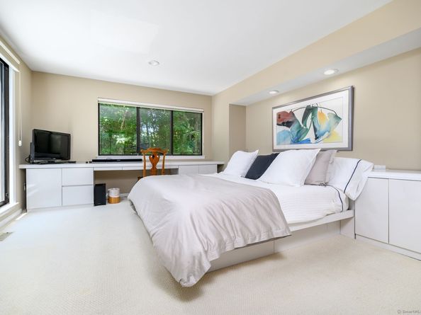33 Mill Brook Road W, Stamford CT 06902