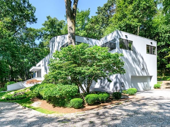 33 Mill Brook Road W, Stamford CT 06902
