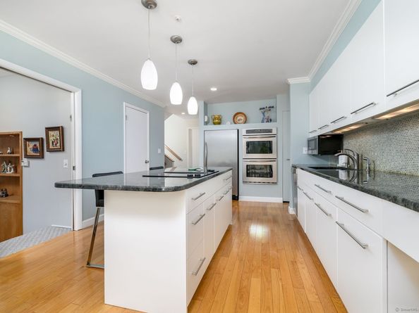 33 Mill Brook Road W, Stamford CT 06902