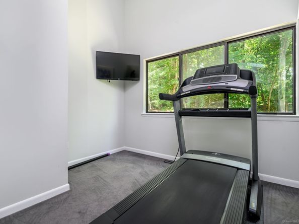 33 Mill Brook Road W, Stamford CT 06902