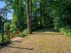 20 Musnug Road, Danbury CT 06811