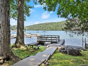 20 Musnug Road, Danbury CT 06811