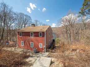 20 Musnug Road, Danbury CT 06811