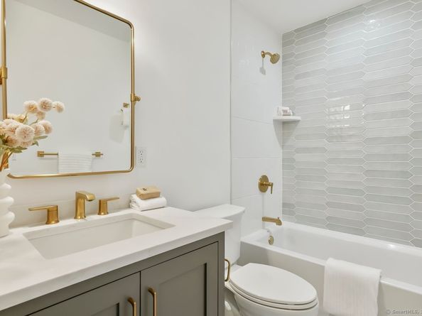 345 Reef Road B6, Fairfield CT 06824