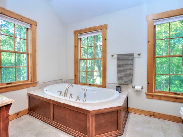 4 Bristle Lane, Newtown CT 06482