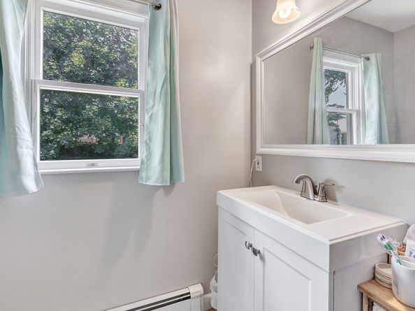 574 Thorme Street, Bridgeport CT 06606