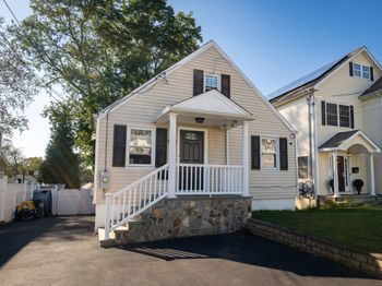 51-1/2 Magnolia Avenue