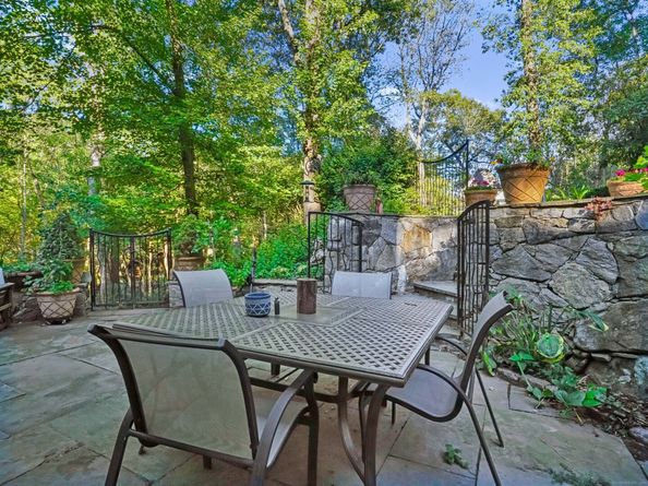 250 Saddle Hill Road, Stamford CT 06903