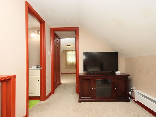 74 Roger Williams Road, Bridgeport CT 06610