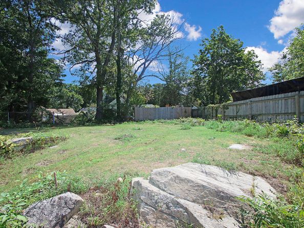 74 Roger Williams Road, Bridgeport CT 06610