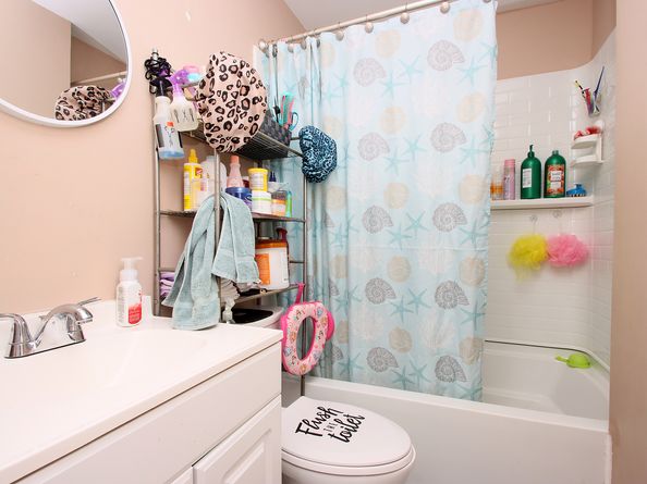 74 Roger Williams Road, Bridgeport CT 06610