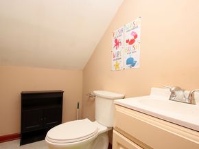 74 Roger Williams Road, Bridgeport CT 06610