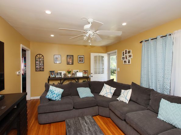 74 Roger Williams Road, Bridgeport CT 06610