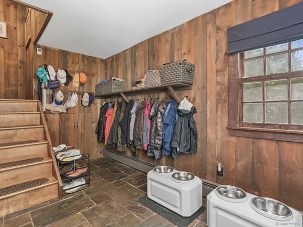 37 Old Wagon Road, Wilton CT 06897