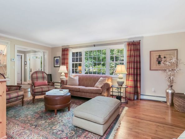 37 Old Wagon Road, Wilton CT 06897
