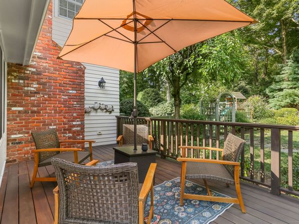 37 Old Wagon Road, Wilton CT 06897