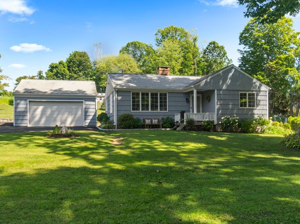 37 West Street, Newtown CT 06470