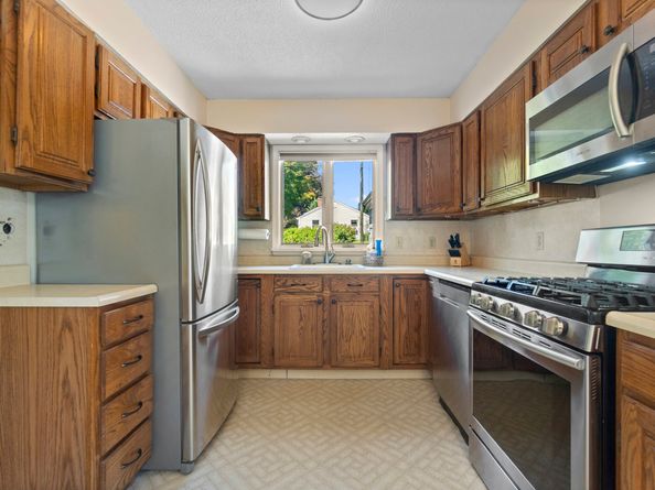 37 West Street, Newtown CT 06470
