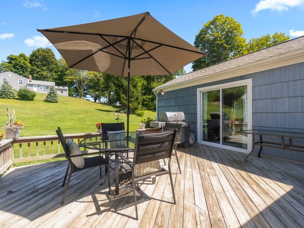 37 West Street, Newtown CT 06470