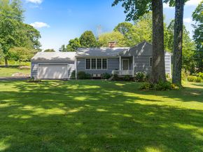 37 West Street, Newtown CT 06470
