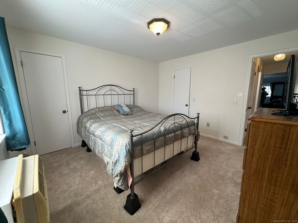 14 Roxbury Lane 14, Bridgeport CT 06606