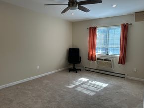 14 Roxbury Lane 14, Bridgeport CT 06606