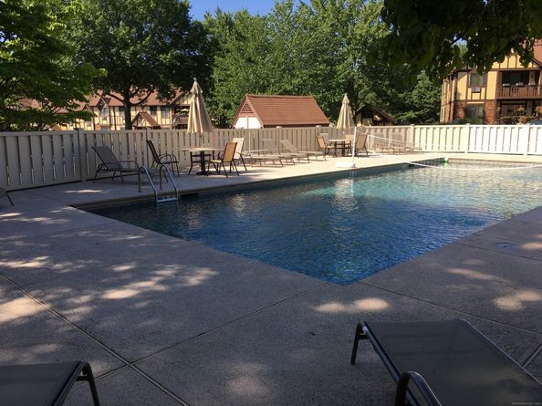 14 Roxbury Lane 14, Bridgeport CT 06606