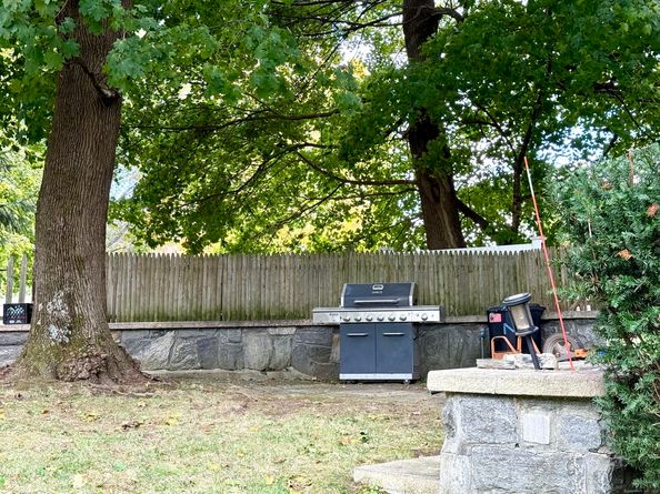 32 Locust Lane, Stamford CT 06905