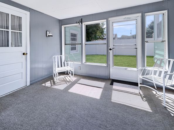 1055 Stratford Road, Stratford CT 06615