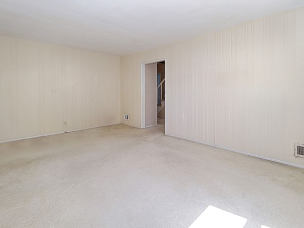 1055 Stratford Road, Stratford CT 06615