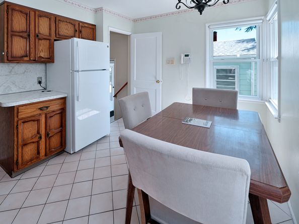 1055 Stratford Road, Stratford CT 06615
