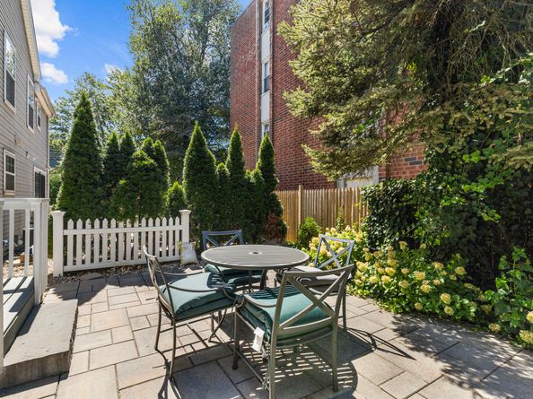 14 Maple Tree Avenue 2, Stamford CT 06906