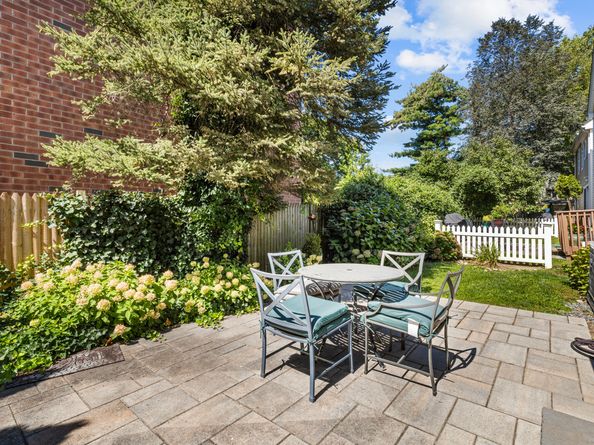 14 Maple Tree Avenue 2, Stamford CT 06906