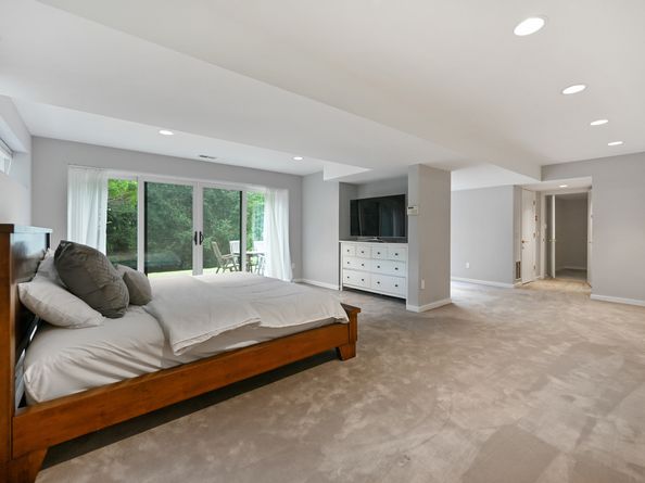 232 Sleepy Hollow Road, New Canaan CT 06840