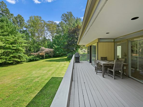 232 Sleepy Hollow Road, New Canaan CT 06840
