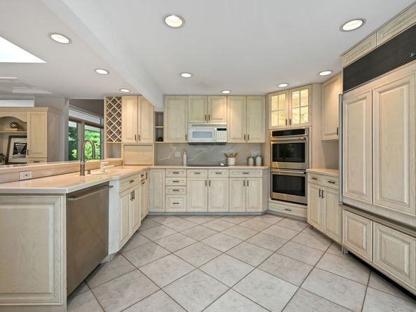 232 Sleepy Hollow Road, New Canaan CT 06840