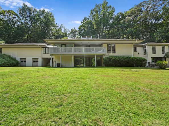 232 Sleepy Hollow Road, New Canaan CT 06840